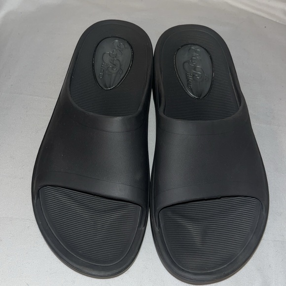 My Pillow Women’s Sandals size 10 - Picture 2 of 7